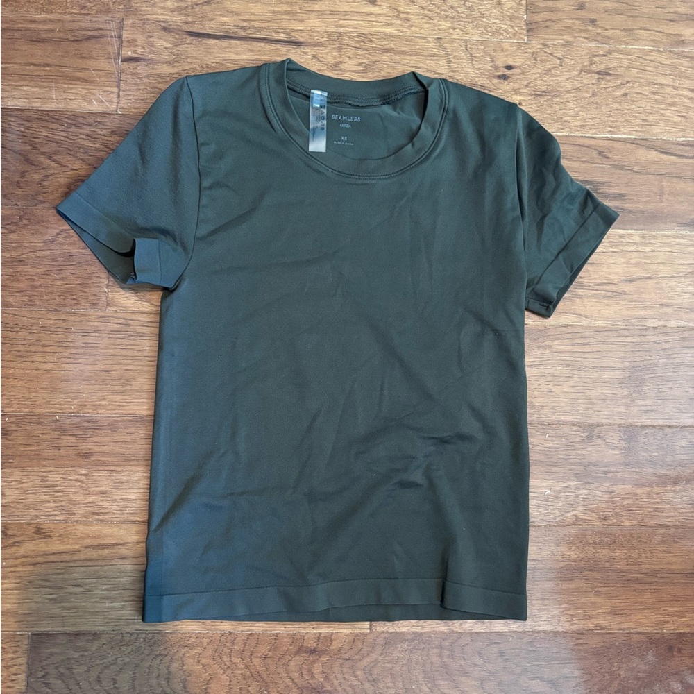 Aritzia Black Short Sleeve Tee
